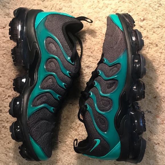 vapormax plus emerald